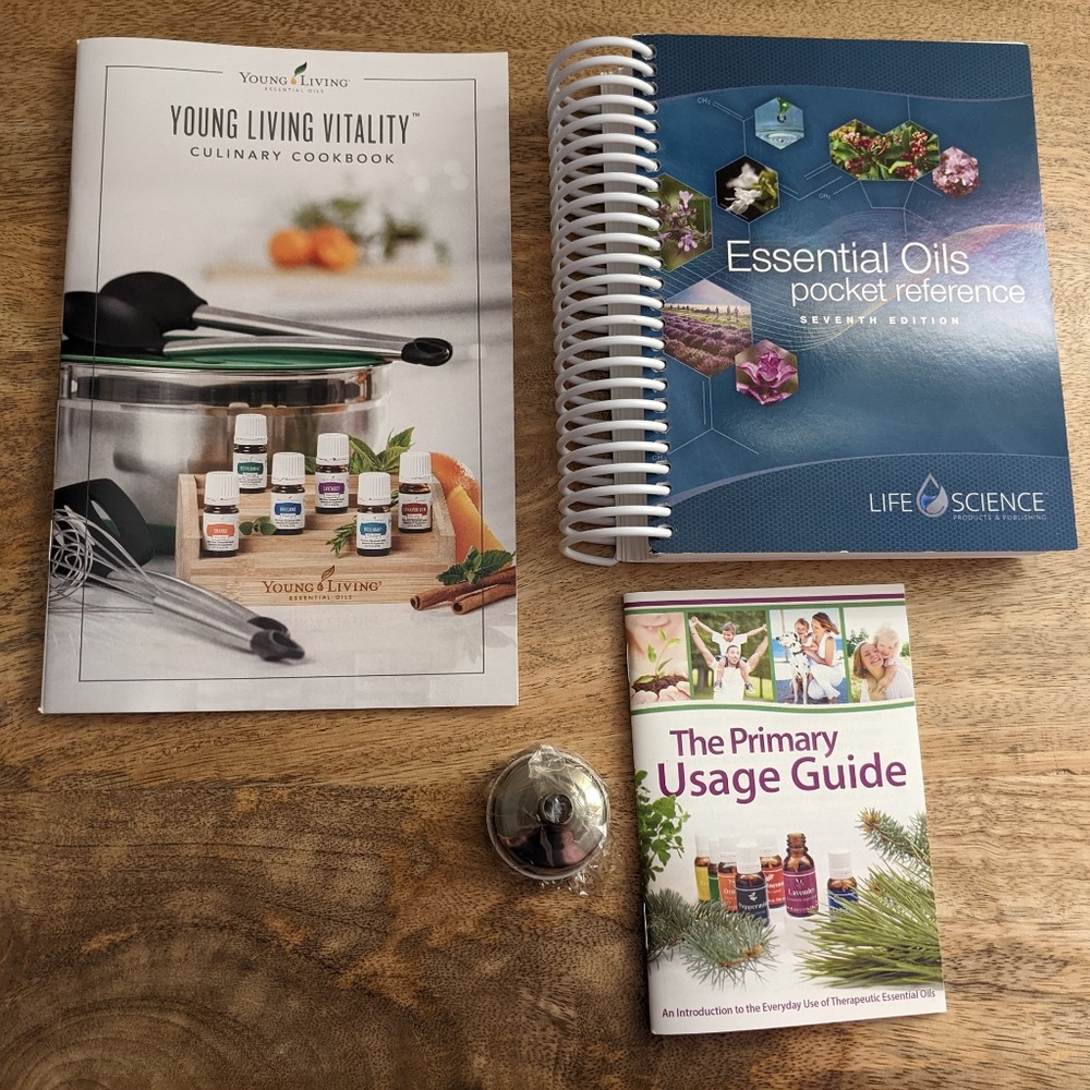 Essential Oils Pocket Reference and Usage Books